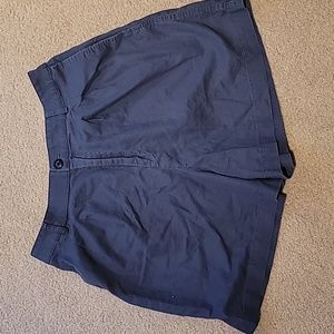 Dark blue Uniqulo linen shorts